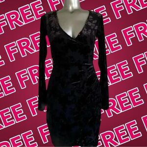 FREE 🆕Black Textured Velvet Dress